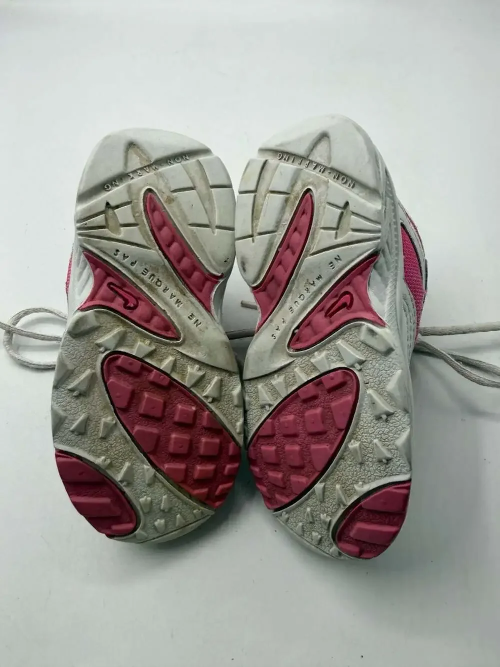 Vintage Nike Toddler Girls White and Pink Lace-Up Athletic Sneakers 6.5c 1999